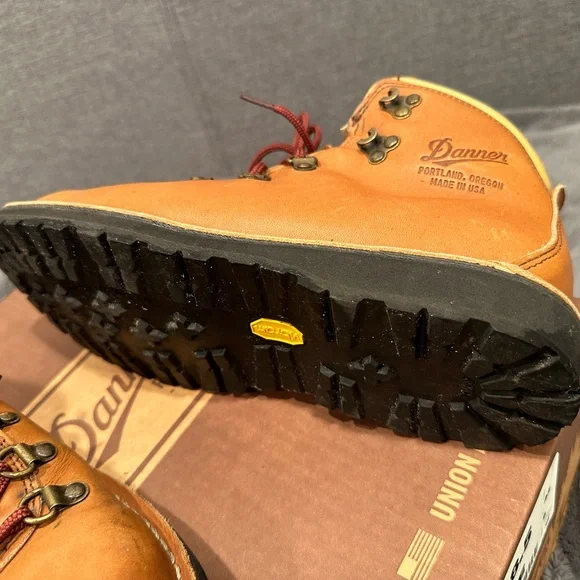 Danner Mountain Pass Horween Rio Hiking Boots EE Like New